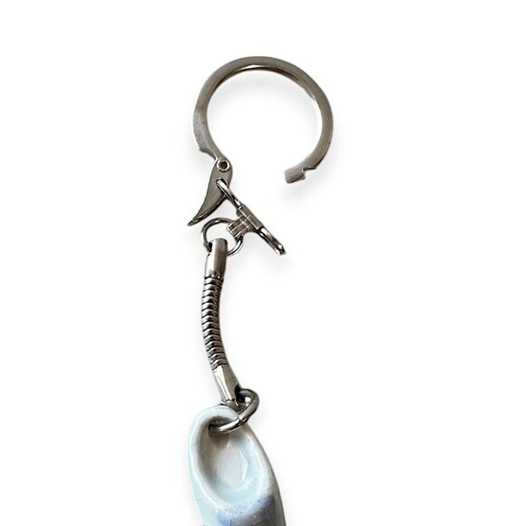 Vintage 90s, A Pair of Delft Miniature Blue Dutch Clog, & a clog key chain. - Picture 9 of 16